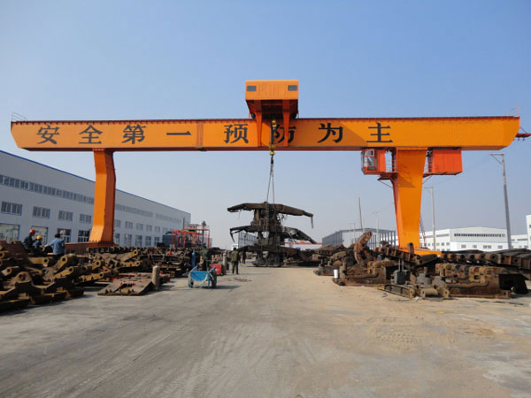 在室外門式起重機(jī)進(jìn)行安裝時旳注意事項