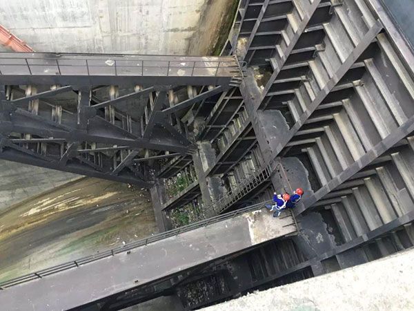 閘門水封更換、改造施工